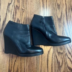 Lola Cruz Genuine Leather Wedge Boot 37